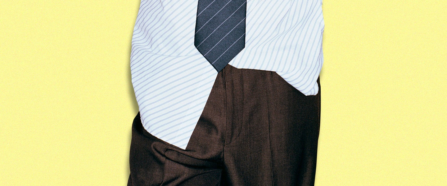 How to Keep Your Shirt Tucked In So You'll Never Flash Plumber's Crack How to Keep Your Shirt Tucked In So You'll Never Flash Plumber's Crack
