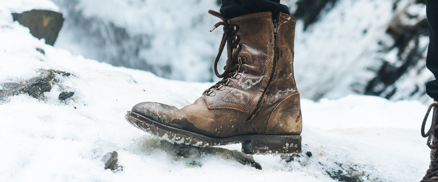 Leather shoes in on sale snow